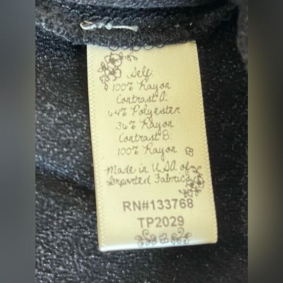 Women’s Scrapbook Black/Animal Print Blouse. - Picture 6 of 7